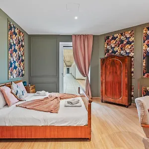 Stylish Flower Power Studio - Close To City Center & Public Transport - Ac & Wifi Apartment