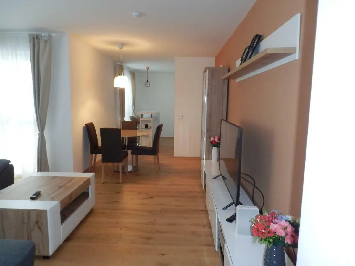شقة Spacious, Modern 1-Bdrm Apt Near Vic & Austria Ctr فيينا