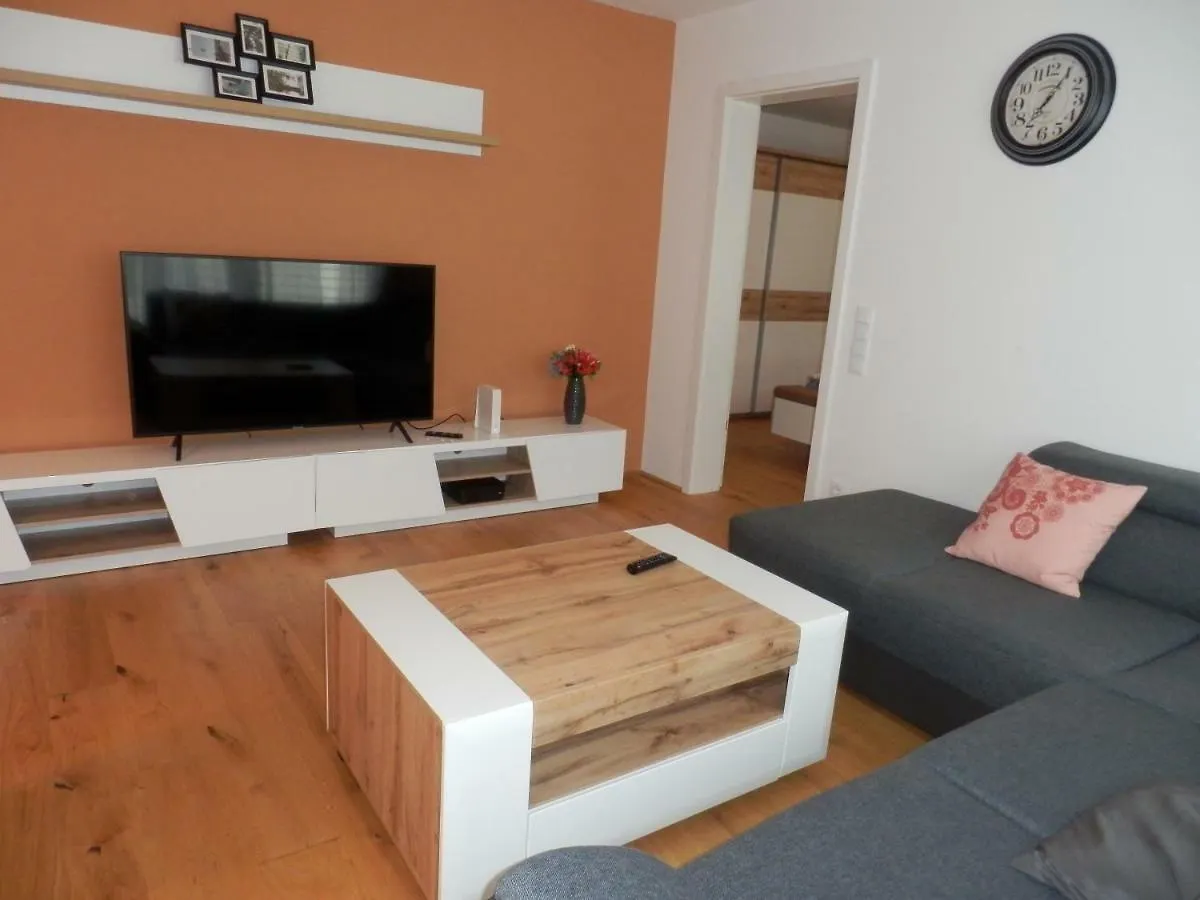 شقة Spacious, Modern 1-Bdrm Apt Near Vic & Austria Ctr فيينا 0*,