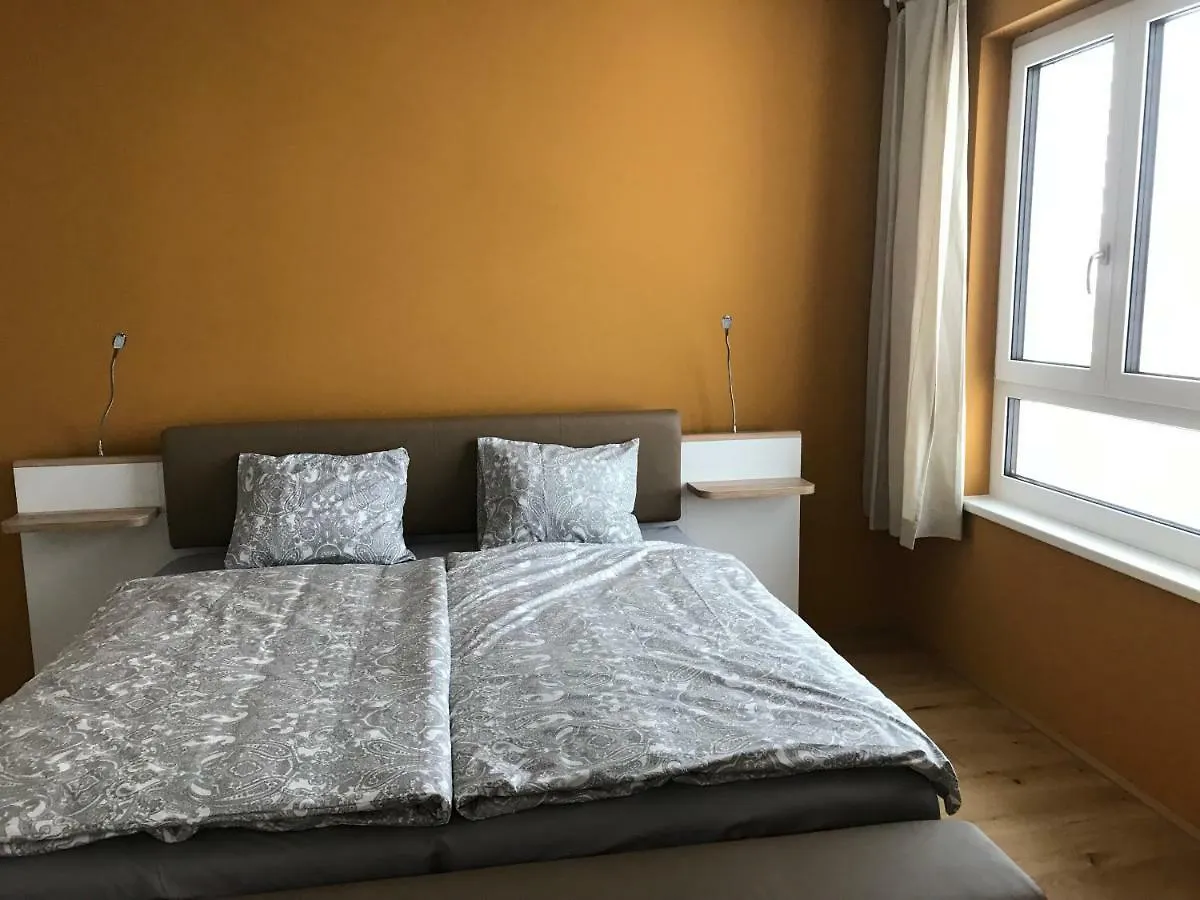 شقة Spacious, Modern 1-Bdrm Apt Near Vic & Austria Ctr فيينا