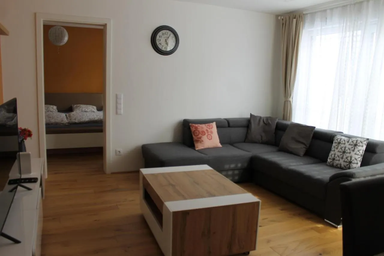 شقة Spacious, Modern 1-Bdrm Apt Near Vic & Austria Ctr فيينا 0*,  النمسا